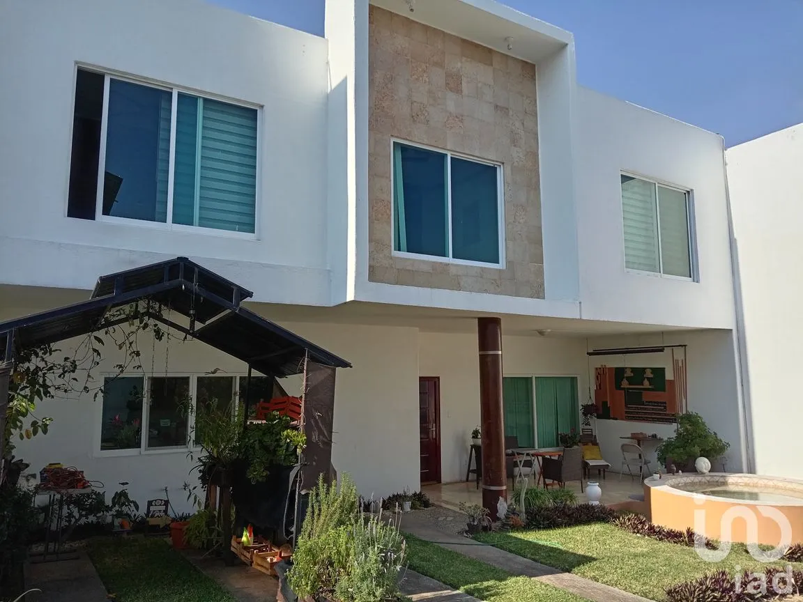 Casa en Renta en Lomas de Atzingo, Cuernavaca, Morelos | NEX-265824 | iad México | Foto 2 de 10