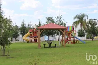 NEX-265297 - Casa en Renta, con 3 recamaras, con 2 baños, con 280 m2 de construcción en Miravalle, CP 78214, San Luis Potosí.