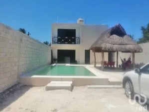 NEX-174350 - Casa en Venta, con 4 recamaras, con 4 baños, con 350 m2 de construcción.