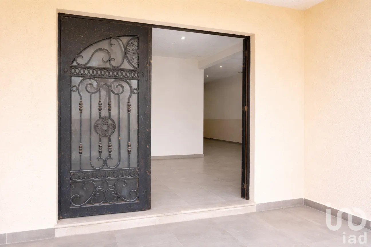 Casa en Venta en Mérida Centro, Mérida, Yucatán | NEX-244887 | iad México | Foto 2 de 13