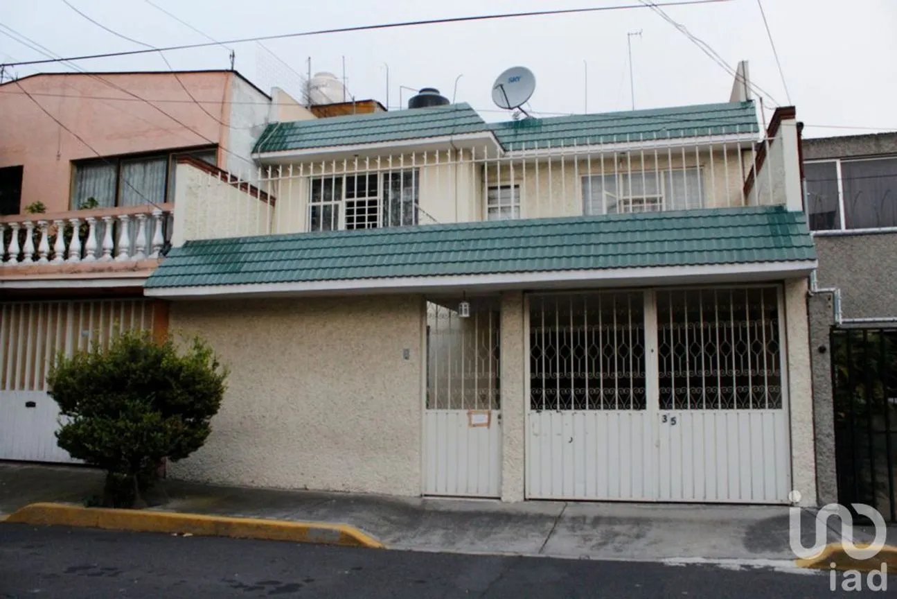 Casa en Venta en Presidentes Ejidales 2a Sección, Coyoacán, Ciudad de México | NEX-59255 | iad México | Foto 1 de 21