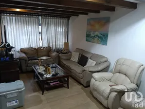 NEX-252068 - Casa en Venta, con 3 recamaras, con 2 baños, con 238 m2 de construcción.