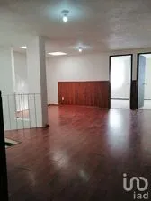 NEX-286033 - Casa en Renta, con 4 recamaras, con 2 baños, con 240 m2 de construcción.
