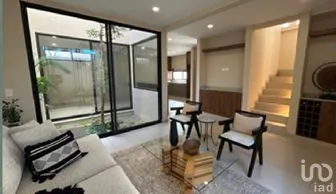 NEX-150904 - Casa en Venta, con 3 recamaras, con 3 baños, con 200 m2 de construcción.