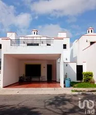 NEX-199037 - Casa en Venta, con 3 recamaras, con 3 baños, con 159 m2 de construcción.