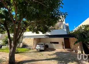 NEX-265114 - Casa en Venta, con 4 recamaras, con 6 baños, con 316 m2 de construcción en Yucatán Country Club, CP 97308, Yucatán.