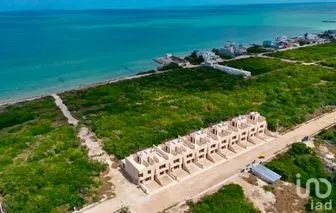 NEX-295138 - Casa en Venta, con 3 recamaras, con 5 baños, con 185 m2 de construcción.