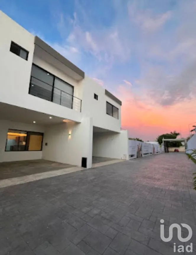Casa en Venta en Cholul, Mérida, Yucatán | NEX-78810 | iad México | Foto 1 de 13