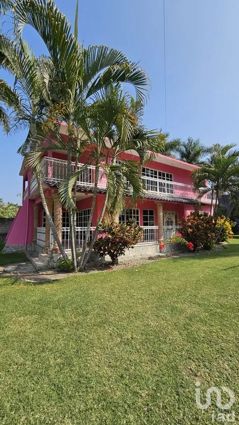 Casa en Venta en Club Haciendas de Ticumán, Tlaltizapán de Zapata, Morelos | NEX-261722 | iad México | Foto 1 de 29