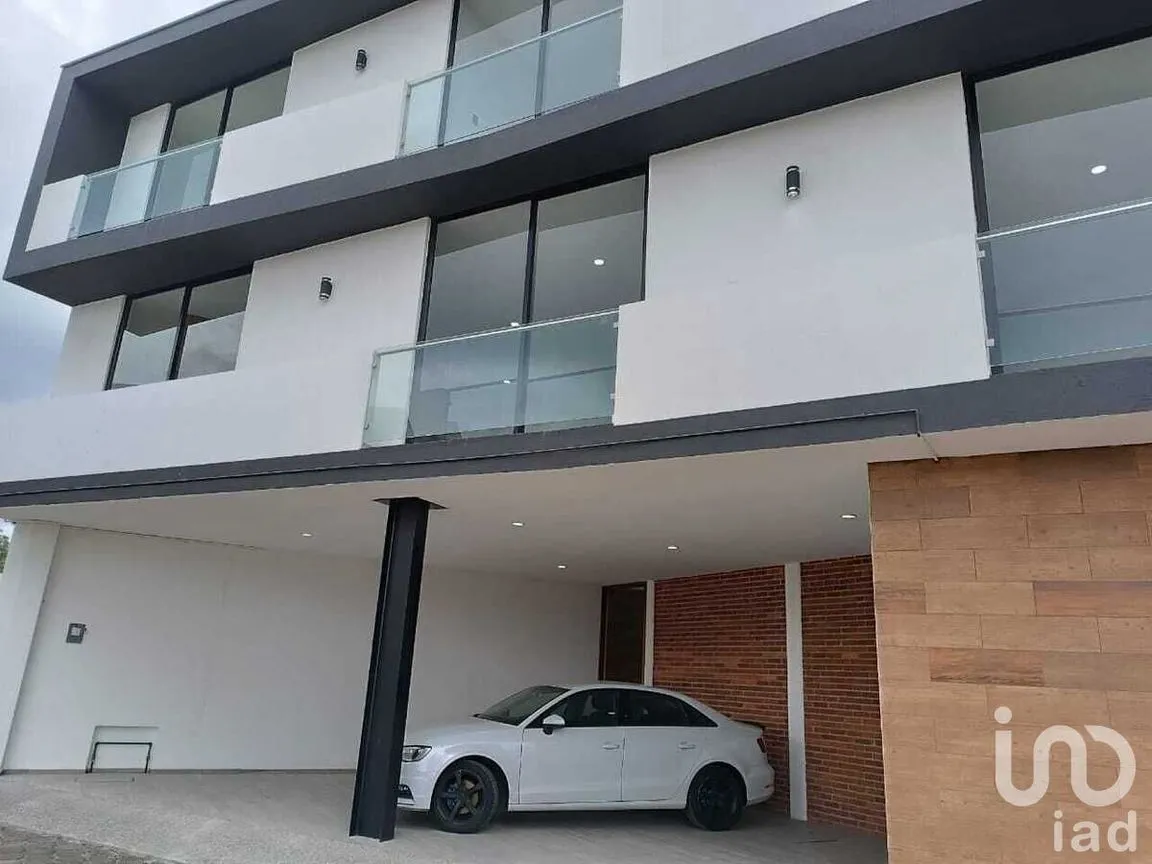 Casa en Venta en Lázaro Cárdenas, Metepec, Estado De México | NEX-228268 | iad México | Foto 2 de 12