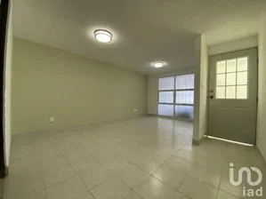 NEX-228767 - Casa en Renta, con 3 recamaras, con 1 baño, con 122.5 m2 de construcción en Las Marinas, CP 52176, Estado De México.