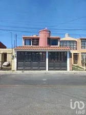 NEX-231752 - Casa en Venta, con 4 recamaras, con 2 baños, con 98.91 m2 de construcción en Las Flores, CP 50018, Estado De México.