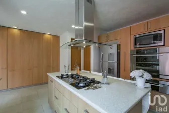 NEX-60856 - Casa en Venta, con 6 recamaras, con 6 baños, con 713 m2 de construcción en Hacienda de las Palmas, CP 52763, México.