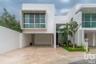 NEX-187588 - Casa en Renta, con 3 recamaras, con 3 baños, con 243 m2 de construcción en Altabrisa, CP 97130, Yucatán.