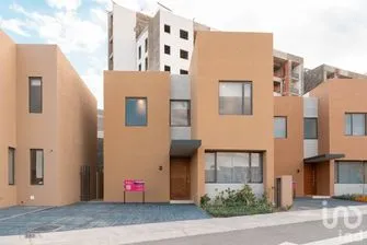NEX-204645 - Casa en Venta, con 3 recamaras, con 3 baños, con 187 m2 de construcción.