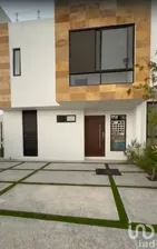 NEX-217779 - Casa en Renta, con 3 recamaras, con 3 baños, con 182 m2 de construcción.