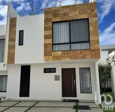 NEX-303819 - Casa en Venta, con 3 recamaras, con 3 baños, con 182 m2 de construcción.