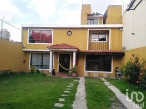 NEX-173617 - Casa en Renta, con 3 recamaras, con 2 baños, con 174 m2 de construcción en Del Deporte, CP 50110, México.