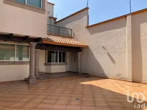 NEX-187180 - Casa en Venta, con 4 recamaras, con 4 baños, con 239 m2 de construcción.