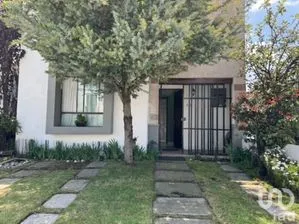 NEX-257787 - Casa en Venta, con 3 recamaras, con 2 baños, con 111 m2 de construcción.