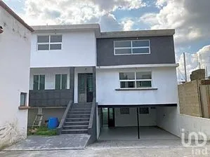 NEX-260718 - Casa en Venta, con 5 recamaras, con 5 baños, con 330 m2 de construcción.