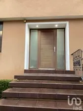 NEX-264480 - Casa en Venta, con 3 recamaras, con 4 baños, con 380 m2 de construcción.