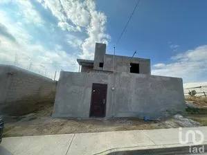 NEX-265685 - Casa en Venta, con 3 recamaras, con 2 baños, con 180 m2 de construcción.