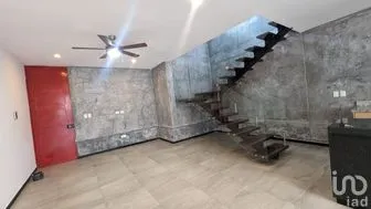 NEX-291008 - Casa en Venta, con 3 recamaras, con 5 baños, con 242 m2 de construcción.