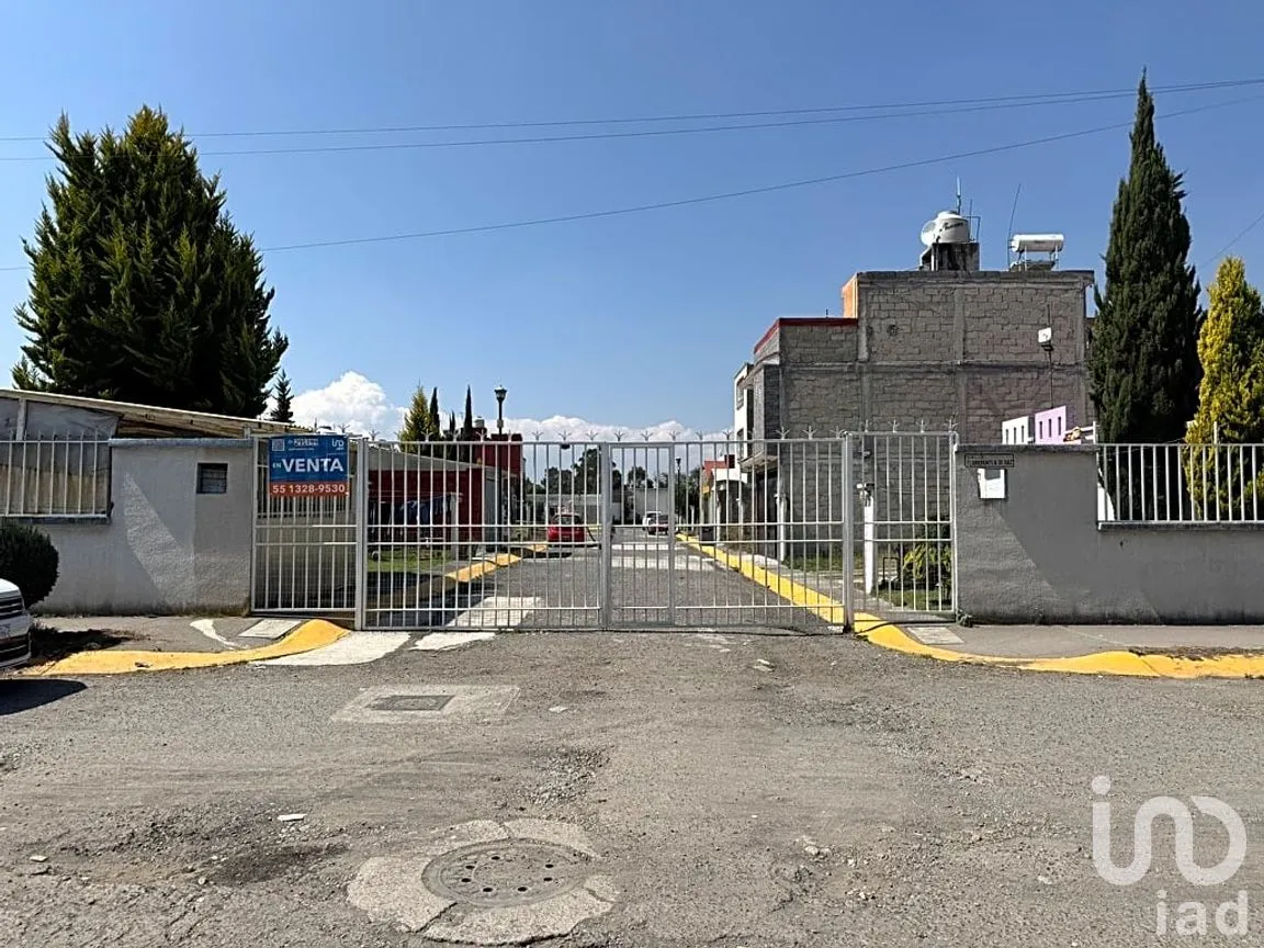 Casa en Venta en Paseos San Martín, Toluca, México | NEX-295144 | iad México | Foto 1 de 14
