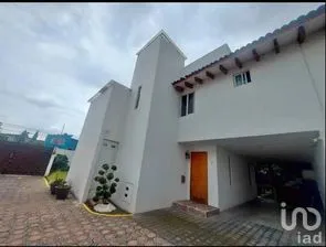NEX-306138 - Casa en Renta, con 3 recamaras, con 2 baños, con 220 m2 de construcción.