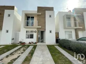 NEX-197906 - Casa en Venta, con 3 recamaras, con 3 baños, con 105 m2 de construcción en Vittanova Residencial, CP 78434, San Luis Potosí.