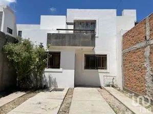 NEX-217973 - Casa en Venta, con 3 recamaras, con 2 baños, con 93 m2 de construcción.