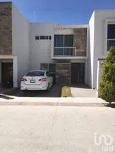 NEX-241200 - Casa en Renta, con 3 recamaras, con 2 baños, con 127 m2 de construcción.
