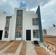 NEX-253467 - Casa en Venta, con 3 recamaras, con 2 baños, con 82 m2 de construcción.
