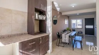 NEX-255615 - Casa en Venta, con 3 recamaras, con 2 baños, con 81 m2 de construcción.