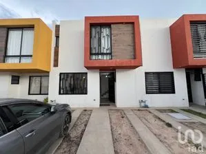NEX-295913 - Casa en Renta, con 3 recamaras, con 2 baños, con 119 m2 de construcción en Piamonte Residencial, CP 78397, San Luis Potosí.