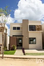 NEX-67266 - Casa en Venta, con 3 recamaras, con 2 baños, con 131 m2 de construcción en Conkal, CP 97345, Yucatán.
