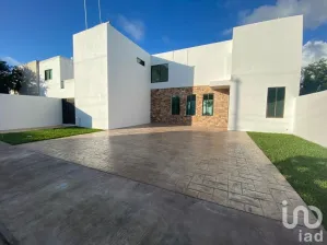 NEX-67475 - Casa en Venta, con 4 recamaras, con 4 baños, con 312 m2 de construcción en Conkal, CP 97345, Yucatán.