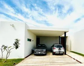 NEX-269949 - Casa en Venta, con 3 recamaras, con 4 baños, con 250 m2 de construcción.