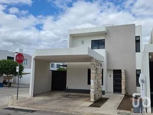 NEX-288244 - Casa en Venta, con 4 recamaras, con 3 baños, con 173.3 m2 de construcción en Opichen, CP 97813, Yucatán.