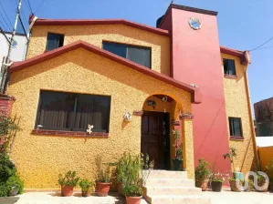 NEX-106258 - Casa en Venta, con 3 recamaras, con 3 baños, con 240 m2 de construcción en Lomas de La Hacienda, CP 52925, México.