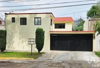 NEX-285219 - Casa en Venta, con 4 recamaras, con 3 baños, con 250 m2 de construcción en Jardines de Santa Mónica, CP 54050, Estado de México.