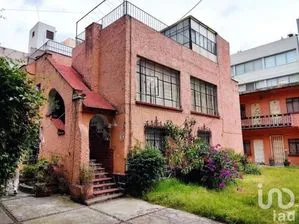 NEX-227440 - Casa en Venta, con 675 m2 de construcción.