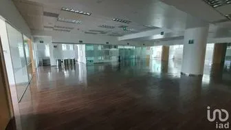 NEX-207396 - Oficina en Renta, con 8 baños, con 600 m2 de construcción.