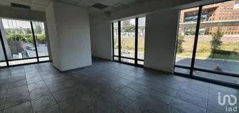 NEX-209318 - Oficina en Renta, con 8 baños, con 206.08 m2 de construcción.