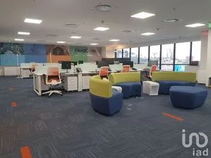 NEX-215206 - Oficina en Renta, con 4 baños, con 398.03 m2 de construcción.