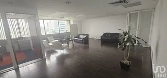 NEX-270051 - Oficina en Renta, con 8 baños, con 235 m2 de construcción.