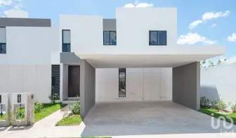 NEX-110601 - Casa en Venta, con 4 recamaras, con 4 baños, con 214 m2 de construcción en Cholul, CP 97305, Yucatán.