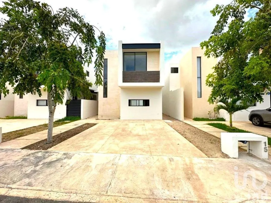 Casa en Venta en Leandro Valle, Mérida, Yucatán | NEX-232690 | iad México | Foto 2 de 18