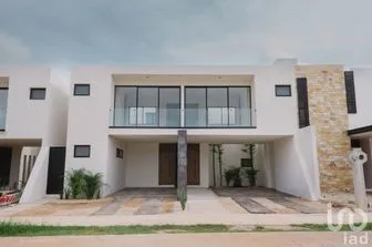 NEX-232741 - Casa en Venta, con 3 recamaras, con 3 baños, con 253.7 m2 de construcción.